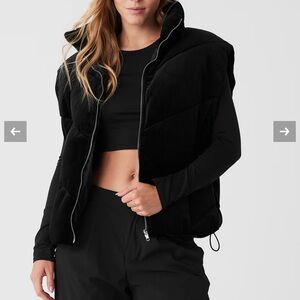 Alo Ribbed Velour Mountain Side Puffer Vest - Size L **Never worn